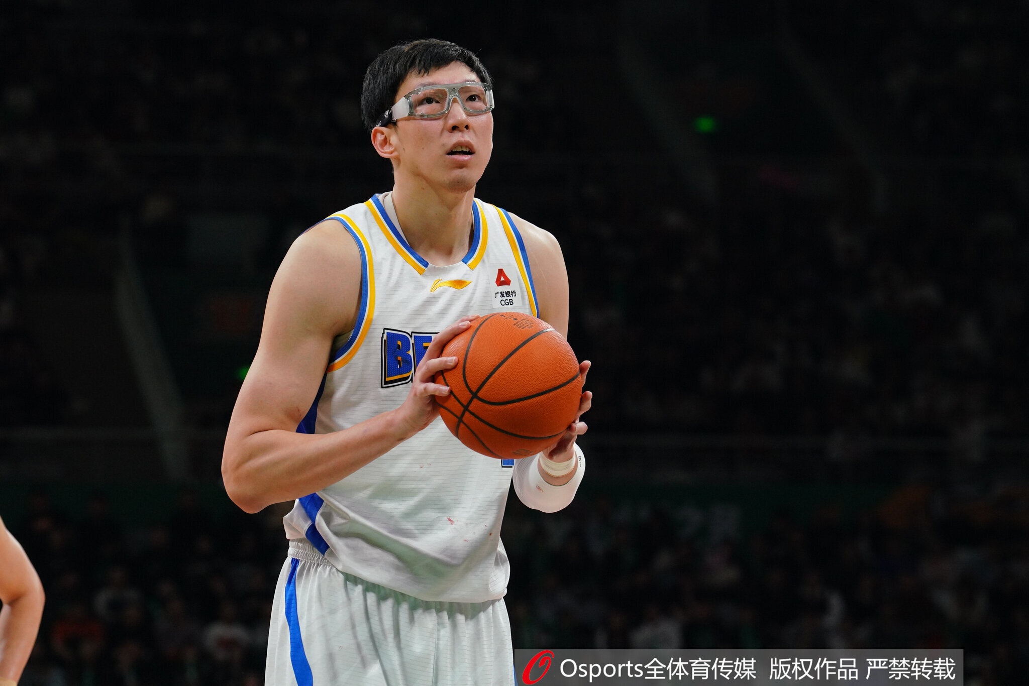 世界杯直播软件下载-京媒：京城德比谁也输不起 北控上半场暂时没办法限制周琦